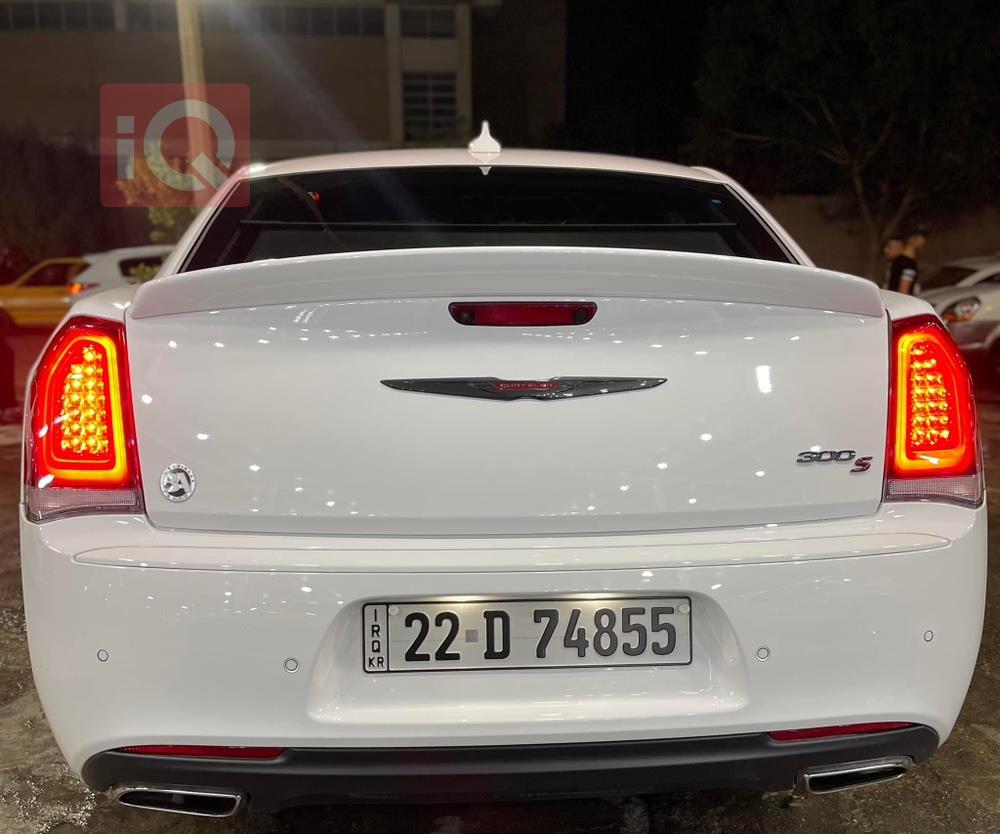 كرايسلر 300